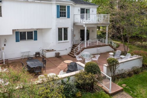 1355 Yahres Rd, Hermitage PA  16146-3643 exterior