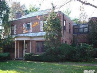 143 Hewlett Neck Rd, Woodsburgh, NY 11598-1402