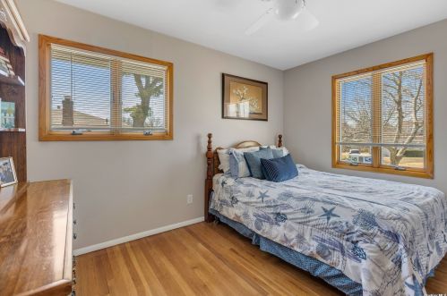 15 Purdy Ave, Elwood NY  11731-4501 exterior