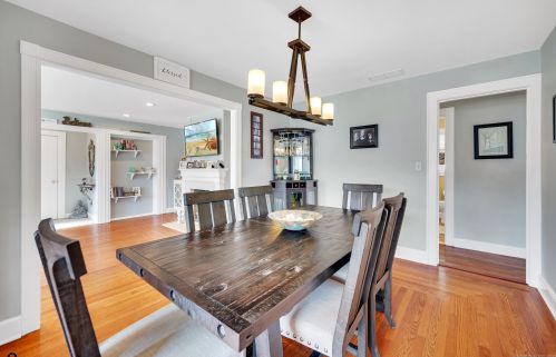 534 Foxon Rd, North Branford CT  06471-1139 exterior