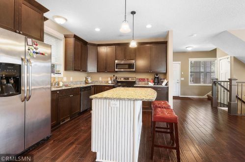 2038 4th St, Saint Paul, MN 55119-4008