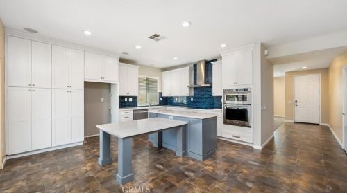 712 Windbound Ave, Beaumont CA  92223-7093 exterior