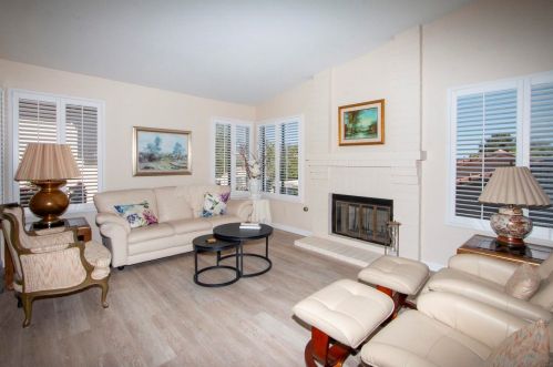 18076 Avenida Alozdra, San Diego CA 92128-1570 exterior