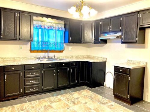 534 5th Ave, Ford City, PA 16226-1029