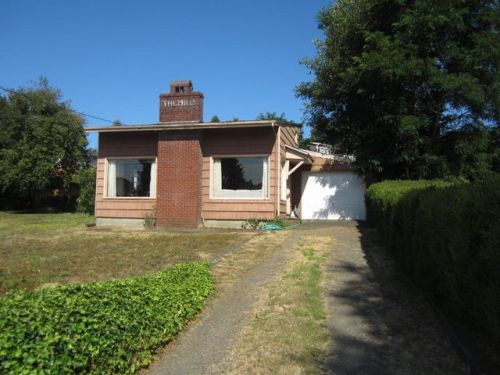 5195 Neotsu Dr, Neotsu, OR 97364-9771