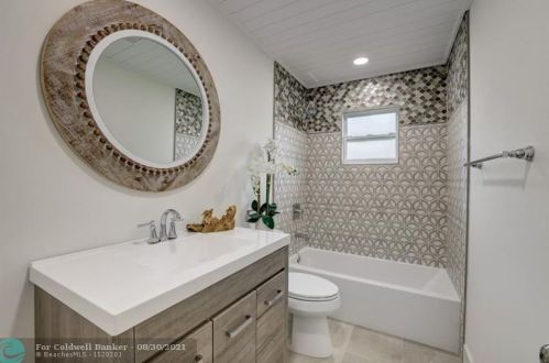 189 Fairview Ave, Fort Pierce FL  34983-3052 exterior