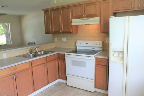 807 Joel Blvd, Lehigh Acres, FL 33936-0934