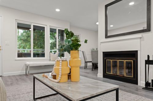 858 La Barbera Dr, San Jose CA  95126-3931 exterior