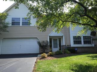 380 Dustin Dr, Brookfield, WI 53045-3586