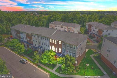 6046 Aster Haven Cir, Haymarket VA  20169-6250 exterior