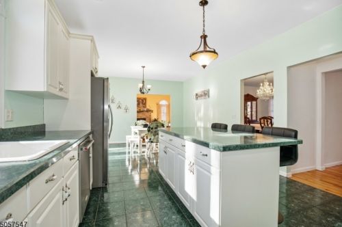 15 Hidden Glen Dr, Sparta NJ  07871-3843 exterior