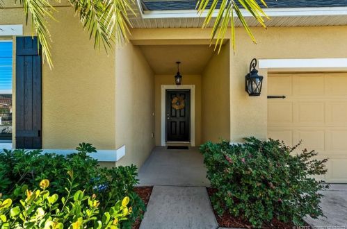 3937 Wycoff St, Fort Pierce, FL 34953-5398