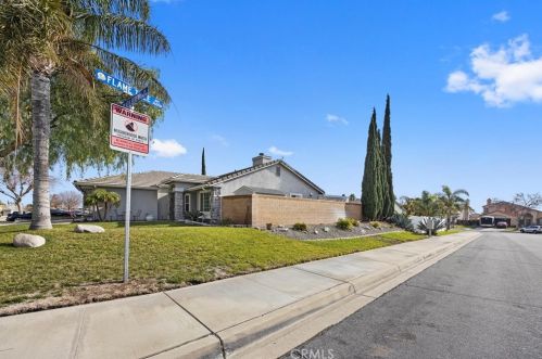 2869 Plaza Serena Dr, Rialto CA  92377-3437 exterior