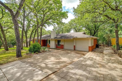609 Oakwood Ave, Hurst, TX 76053-5508