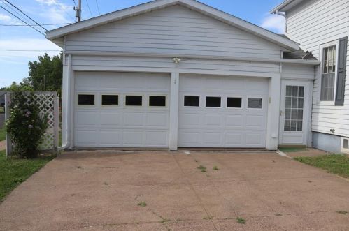 127 Lincoln Ave, Brackett, WI 54742-9361