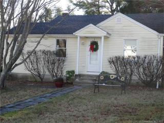 26 Ridge St, Groton, CT 06340-5530