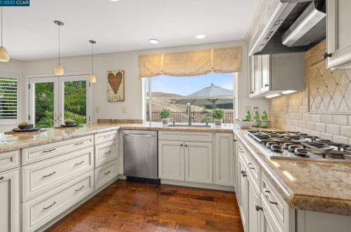 1194 Canyon Side Ave, San Ramon CA 94582-4556 exterior