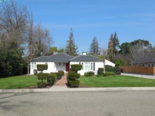 1710 Beverly Dr, Visalia, CA 93277-2239