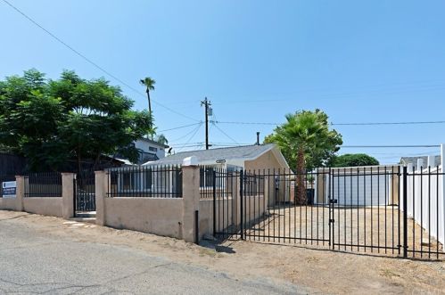 32871 Oleander Dr, Lake Elsinore, CA 92530-0623