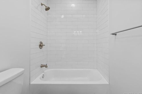 22 Fountain St, Norwich CT  06360-5008 exterior