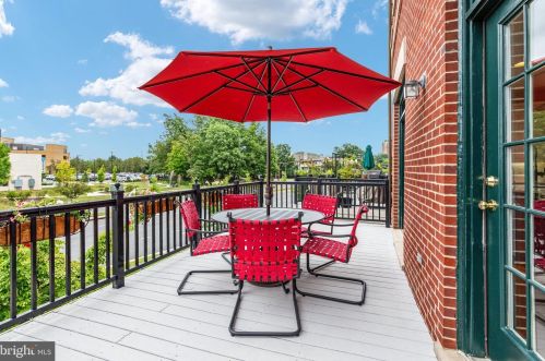 12146 Chancery Sta Cir, Herndon VA 20190-5801 exterior