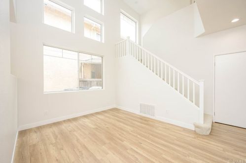 2025 Avila Pl, Oxnard CA 93036-2487 exterior