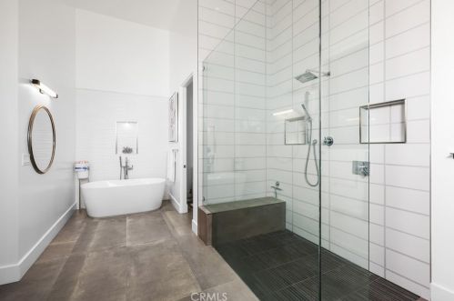 18852 Canyon Crest Dr, Orange CA 92861-2806 exterior