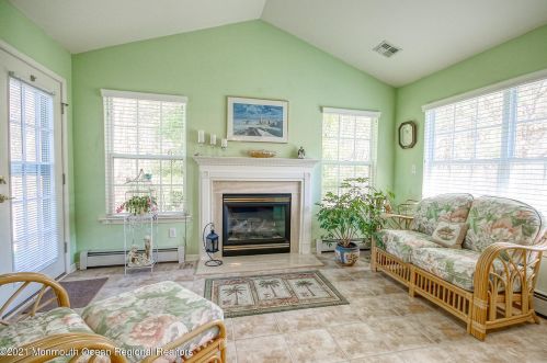 27 Valley Stream Ln, Lakewood NJ  08701-5746 exterior