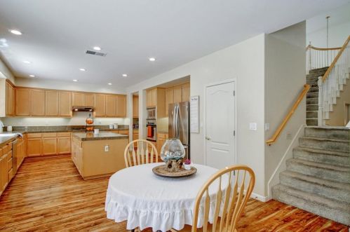 361 Majestic Dr, Hollister CA  95023-7032 exterior