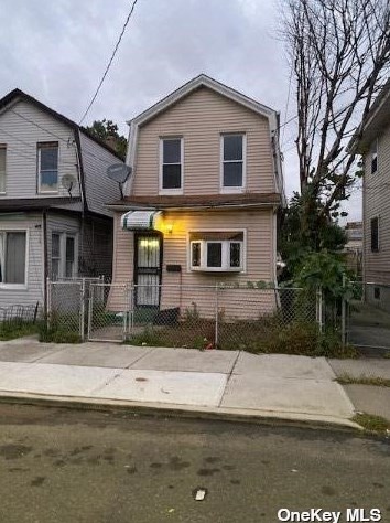 105-47 171st Pl, Jamaica, NY 11433-1749