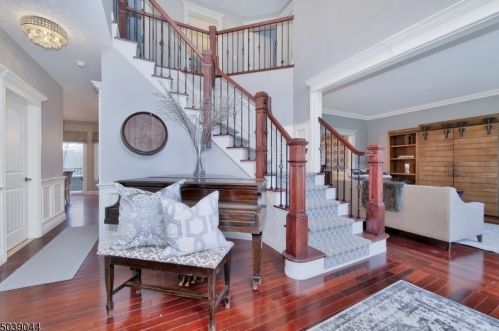 25 Hearthstone Dr, West Milford Lakes, NJ 07480-3752