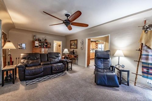 956 J St, Los Banos CA  93635-4321 exterior