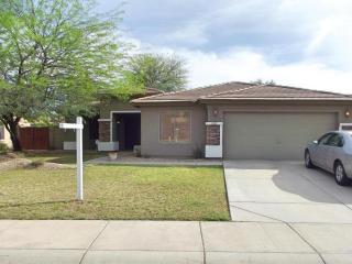 2547 Carla Vista Dr, Gilbert, AZ 85295-9150