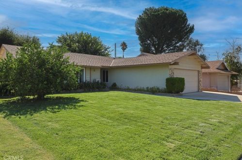 24637 Fourl Rd, Santa Clarita, CA 91321-3732