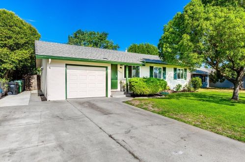 6713 Medora Dr, North Highlands, CA 95660-3723