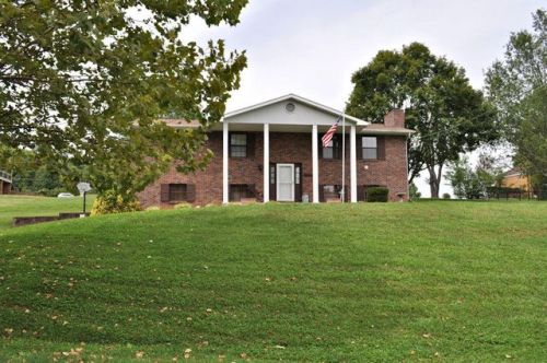 320 Navaho Dr, Seymour, TN 37865-5004
