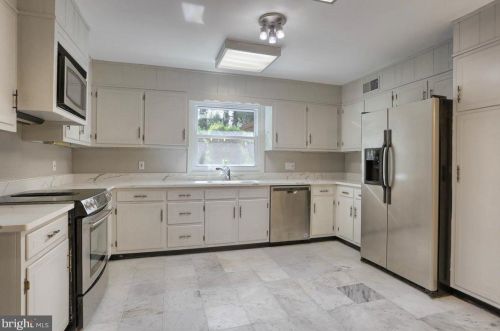 838 Kiehl Dr, Lemoyne PA  17043-1205 exterior