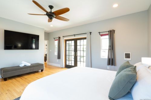 1558 Burton St, San Diego CA 92111-7044 exterior