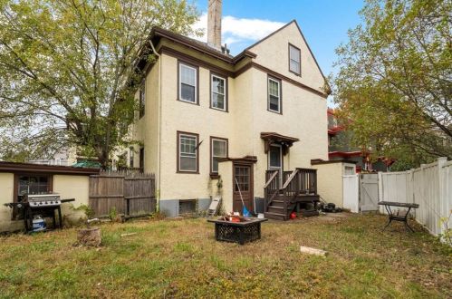 41 Homestead Rd, Woonsocket RI  02895-1937 exterior