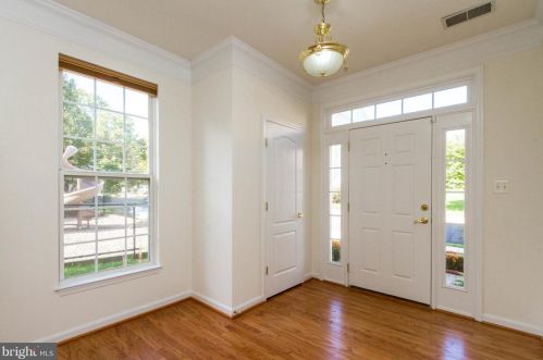 13603 Flying Squirrel Dr, Herndon, VA 20171-5007