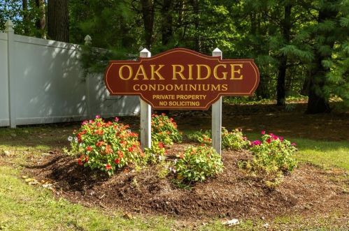 12 Oak Ridge Dr, Windsor Locks CT  06096-2664 exterior