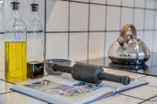 283 Cecilia Way, Tiburon CA  94920-2105 exterior