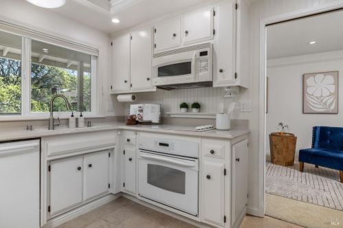 6421 Mesa Oaks Pl, Santa Rosa CA  95409-5840 exterior