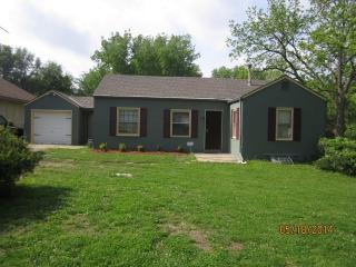8905 79th St, Overland Park KS  66204-2540 exterior