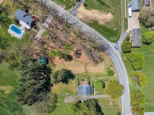 4548 Bakerstown Culmerville Rd, Gibsonia, PA 15044-7707