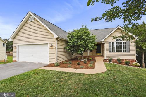 47 Crystal Hill Ct, Strasburg, VA 22657-2330