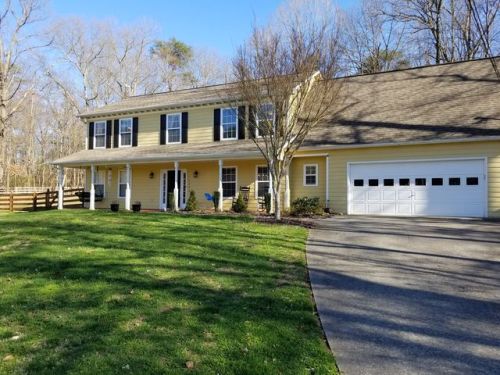 12302 Daisywood Dr, Knoxville, TN 37932-1824