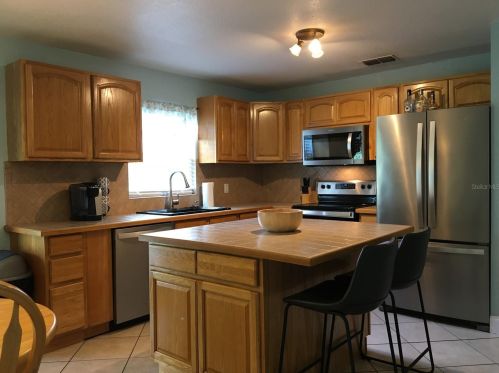 325 Honey Bee Ln, Polk City FL  33868-9168 exterior