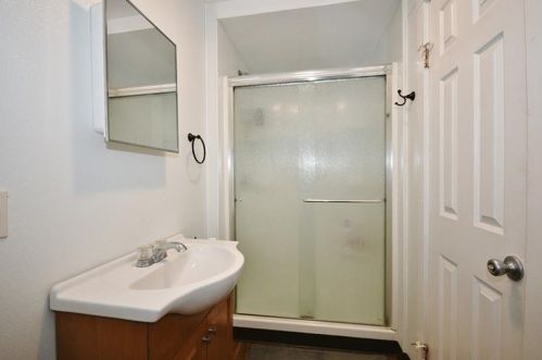 224 Ophelia St, Pittsburgh PA 15213-4230 exterior