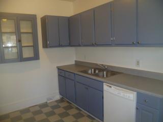 1320 Friendly Ave, Greensboro NC  27403-1825 exterior